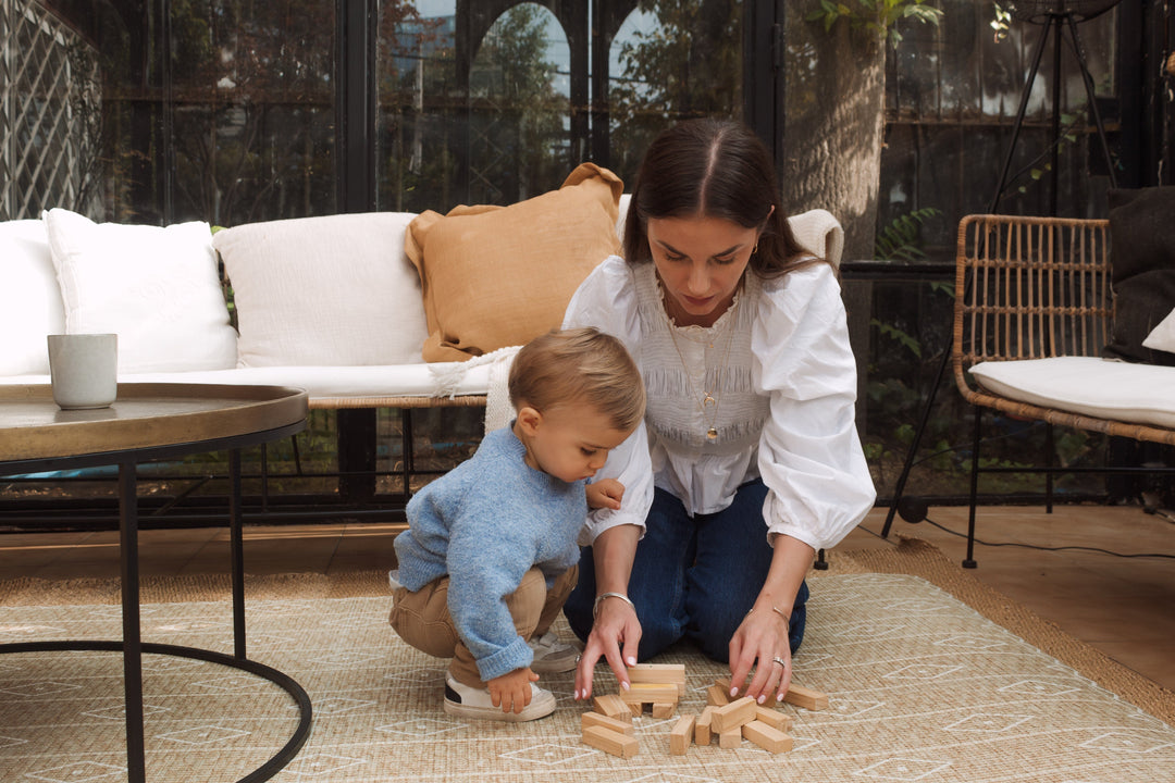 ¿Por qué el juego en el suelo es tan importante para el desarrollo de los niños?