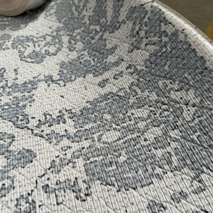 Playmat Rombos Étnicos Sage / Flor Persa Celeste · Con detalle