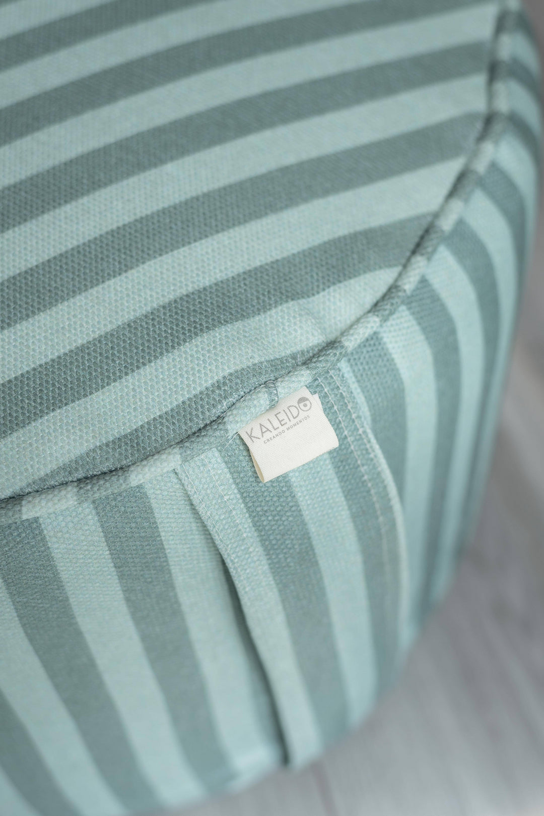 Puf Tambor Rayas Circo Verde Mundo Kaleido 