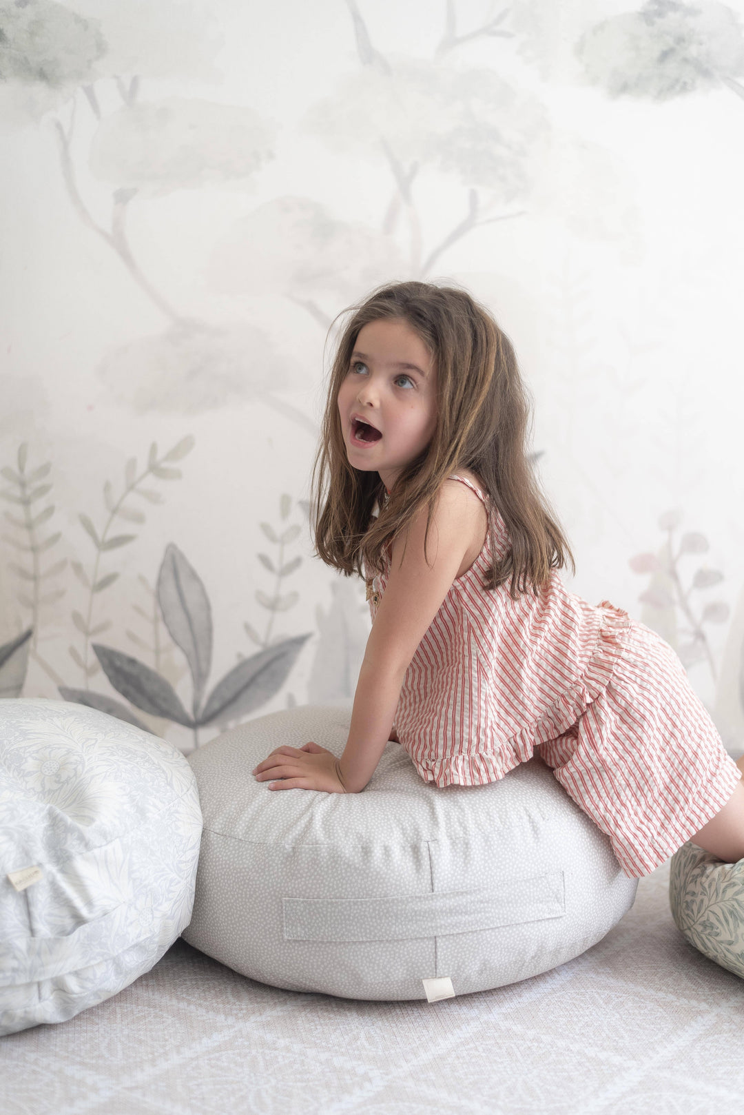 Puf Nube Puntos Gris Piedra Mundo Kaleido 