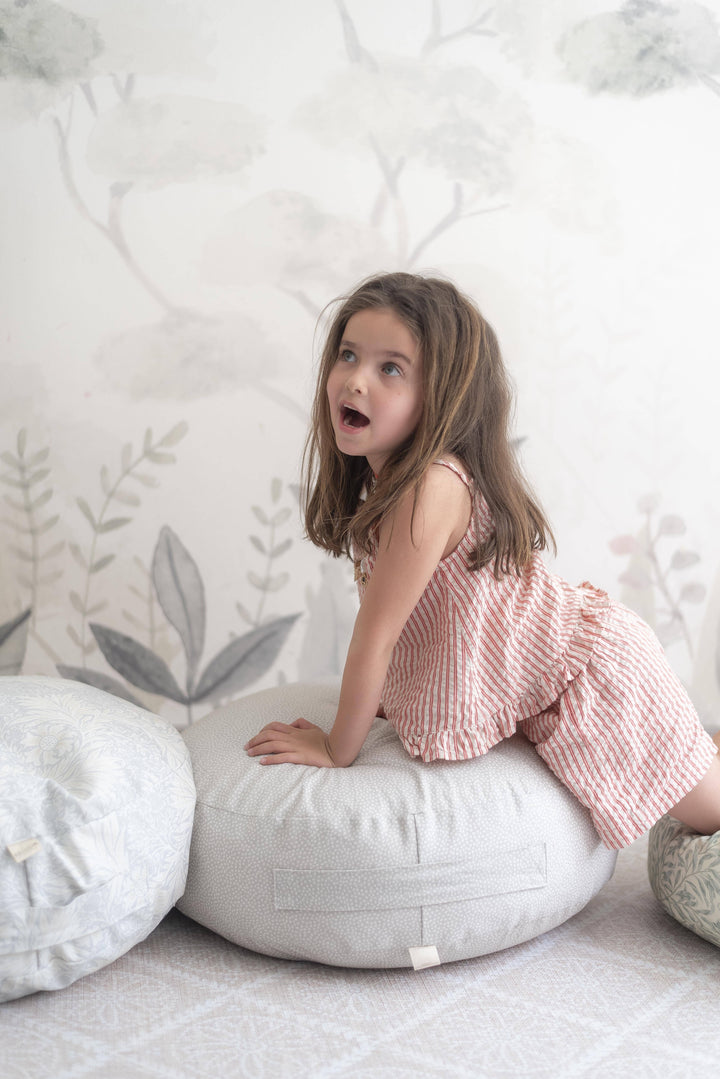 Puf Nube Puntos Gris Piedra Mundo Kaleido 