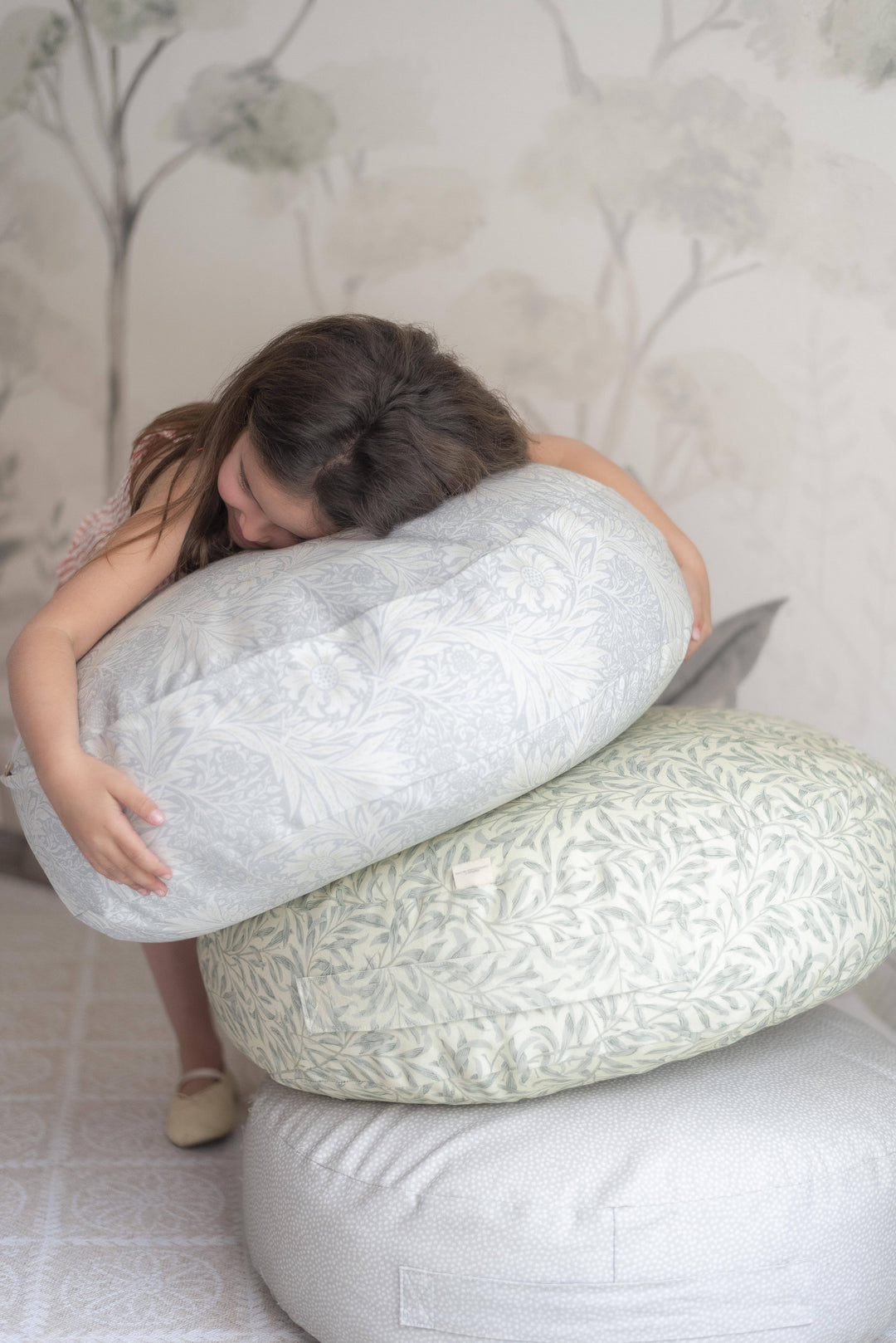 Puf Nube Puntos Gris Piedra Mundo Kaleido 