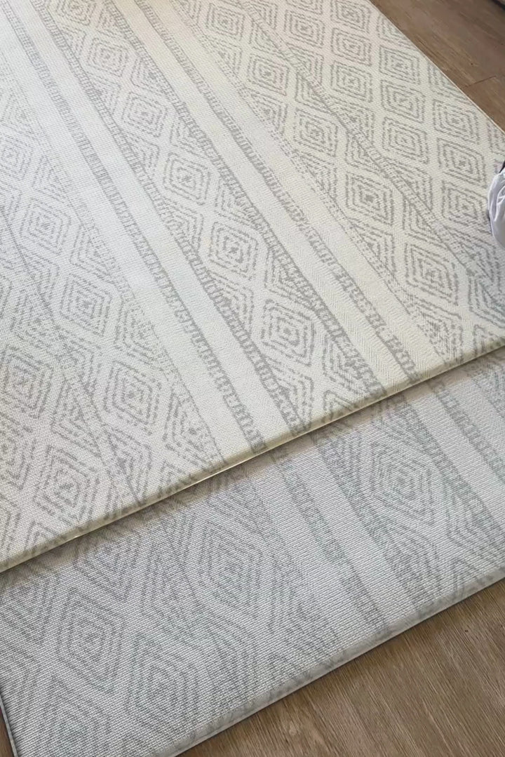 Playmat XL Amapolas / Líneas y Rombos Gris Verdoso